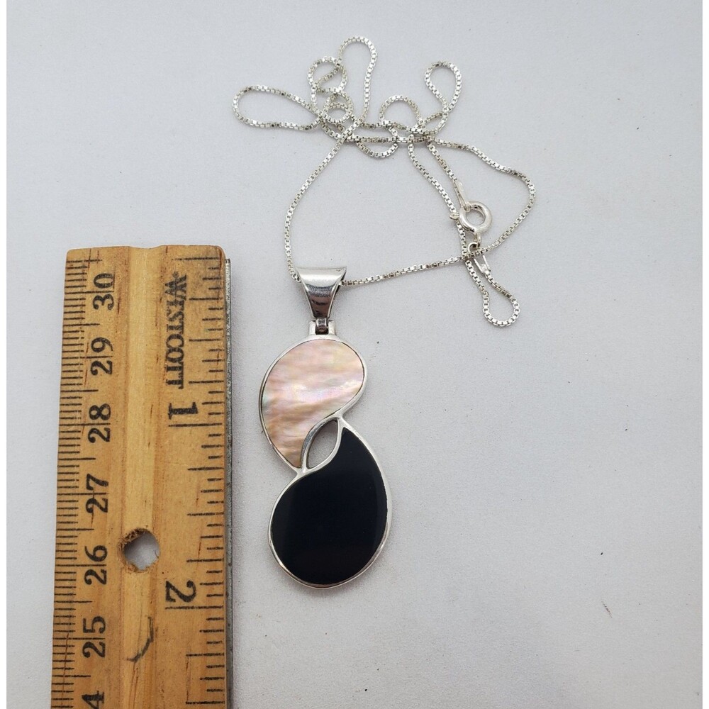 16" Sterling Silver, Onyx and Mother of Pearl Necklace 925